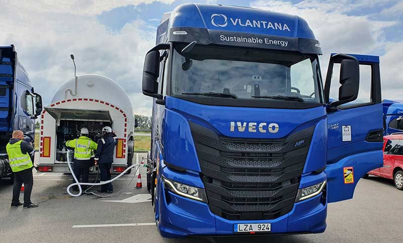 iveco gaslastbil blaa