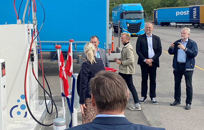 knud boesgaard ved tankanlaegget